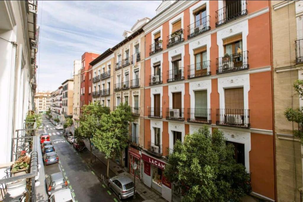Divina Malasana Apartment Madrid Bagian luar foto